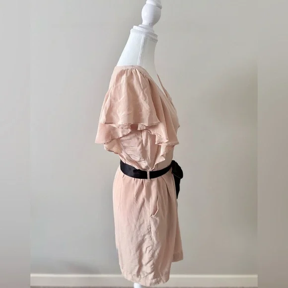 Club Monaco 100 percent Silk Flutter Sleeve Dress with Black Waist Tie Size 4 - Picture 4 of 7